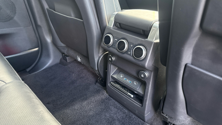 Land Rover Discovery 3.0 SDV6 HSE Luxury 5dr Auto Diesel Station Wagon